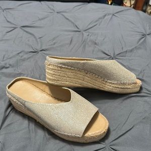 Franco Sarto Pine Metallic Wedge Espadrilles. Size 9